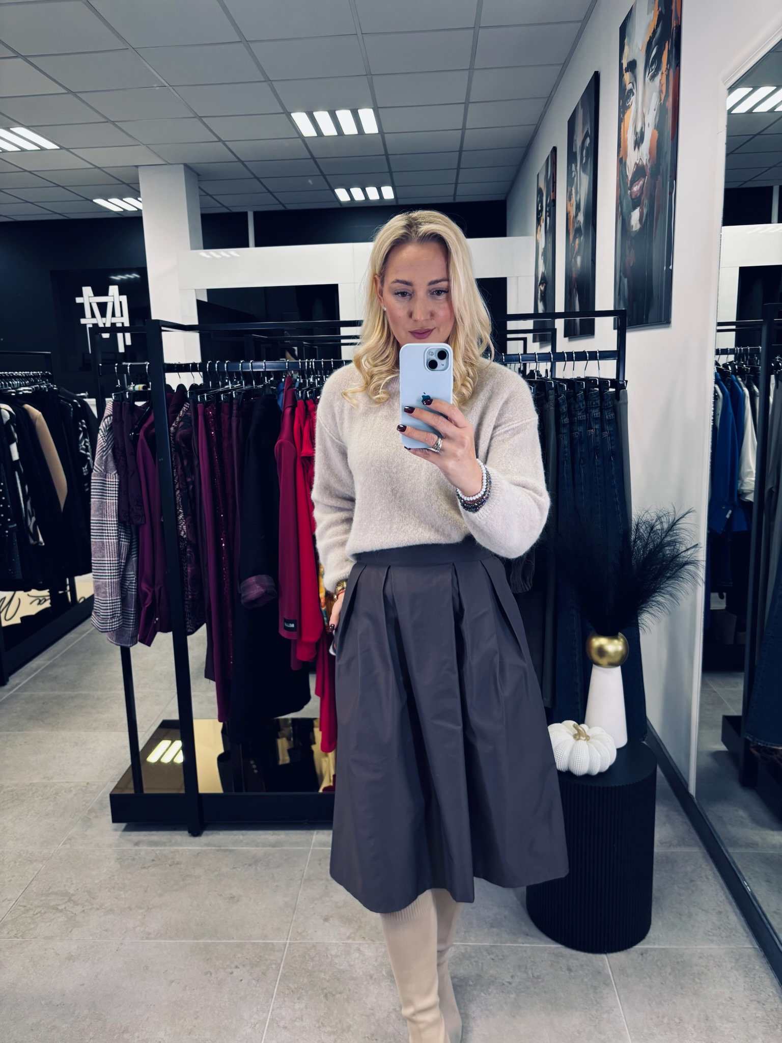 PLISOWANA SPÓDNICA MIDI W LITERKĘ A