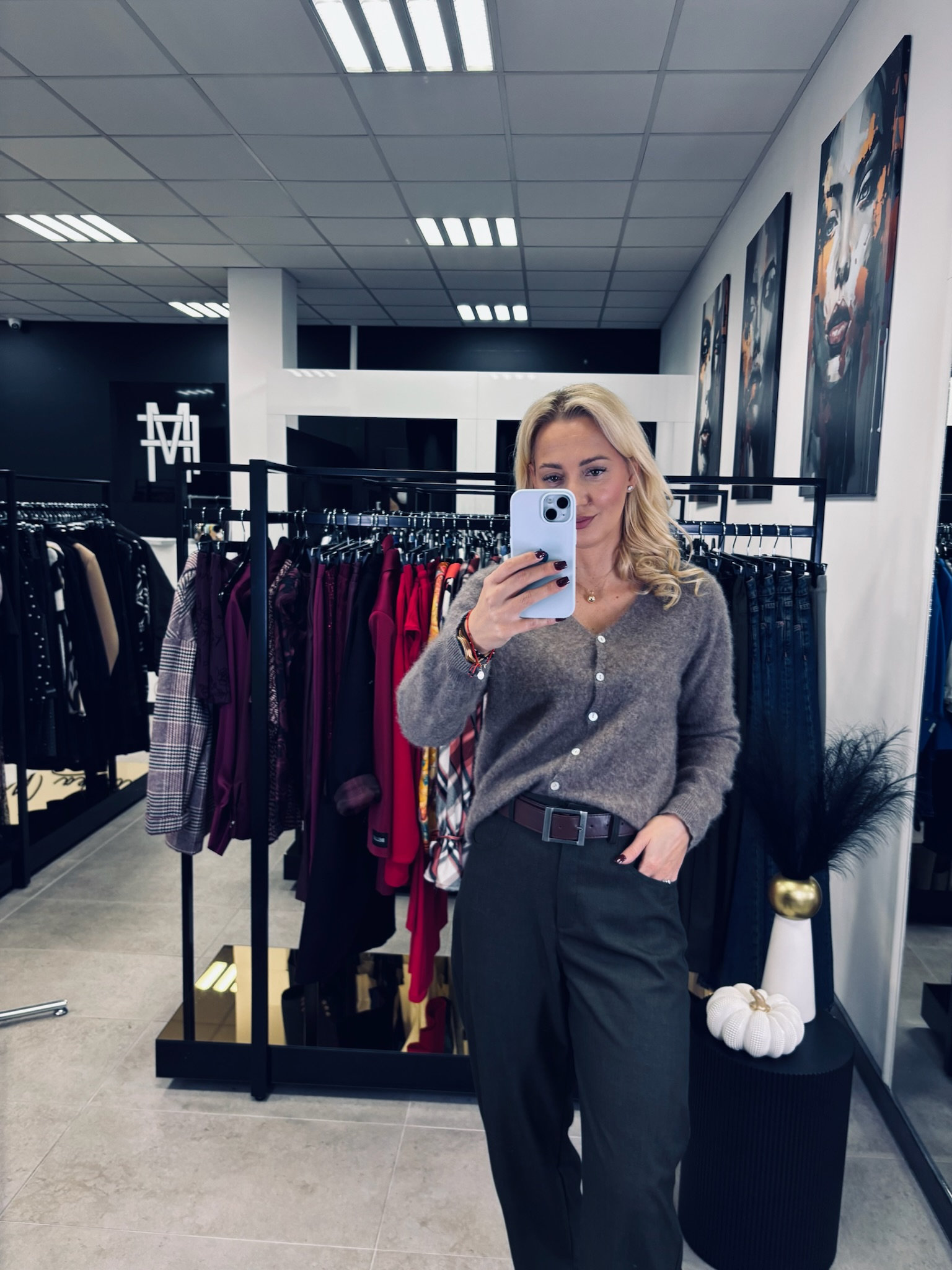 KASZMIROWY SWETER W SEREK ZAPINANY NA GUZIKI- FANGO