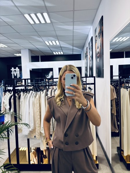 LUŹNA KAMIZELKA Z PAGONAMI FANGO