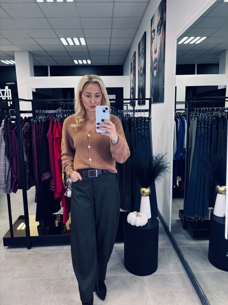 SWETER W SEREK ZAPINANY NA GUZIKI-CARMEL